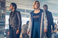 Doctor Who – L-R: Yaz (MANDIP GILL), The Doctor (JODIE WHITTAKER), Ryan (TOSIN COLE)