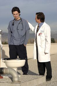 Scrubs - Die Anfänger – J. D. (Zach Braff, l.), Dr. Kevin Casey (Michael J. Fox)