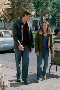 Gilmore Girls – Während Lorelai wegen ihrer Hotelpläne ins Wanken kommt, wird die Beziehung zwischen Dean (Jared Padalecki, l.) und Rory (Alexis Bledel, r.) auf die Probe gestellt ...