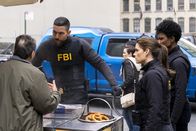 FBI: Special Crime Unit – (v.l.n.r.) FBI SA Omar Adom 'OA' Zidan (Zeeko Zaki); FBI Special Agent Maggie Bell (Missy Peregrym); Special Agent Tiffany Wallace (Katherine Renee Kane)
