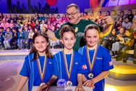 1, 2 oder 3 – Das blaue Team aus Garmisch-Partenkirchen/Deutschland hatte viel Spaß bei der Aufnahme.