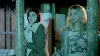 Alien Hunter – L-R: Courtney (Anastasia Baranova), Peggy (Sabina Gadecki)