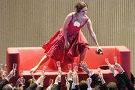 Sternstunden der Musik – Anna Netrebko in der Rolle der Violetta in "La Traviata": Bei den Salzburger Festspielen 2005 macht die Aufführung der Verdi-Oper weltweit von sich reden.