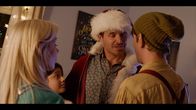 Santa in Training – (v.l.n.r.) Dippy (Kate Katzman); Gabby (Sofia Osorio); Eddie (Antonio Sabato Jr.); Bruno (Julio Iglesias Jr.)
