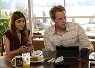 You're the Worst – Gretchen (Aya Cash, l.); Jimmy (Chris Geere, r.)