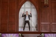 The Mick – Macht Mickey (Kaitlin Olson) auf der Hochzeit des Ex-Mannes ihrer neuen besten Freundin wirklich einen Aufstand, nur weil Jimmy sie als ihre Begleitung mitgenommen hat?