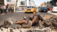 Hancock – Zwar verfügt Hancock (Will Smith) über Superkräfte, doch seine Rettungsaktionen enden regelmäßig im Chaos.