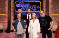 Wer weiß denn sowas? – Moderatorin Marijke Amado (2.v.r.).