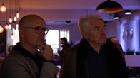 SMS - Schwanke meets Science – Karsten Schwanke und Manfred Broy (rechts) besuchen das Werk 1. Dort erhalten Start Ups Unterstützung beim Sprung in die neue digitale Wirtschaft.