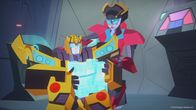 Transformers: Cyberverse – L-R: Bumblebee and Windblade