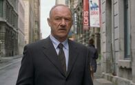 Heist - Der letzte Coup – Bei einem sorgfältig geplanten Raub wird der als absoluter Profi bekannte Meisterdieb Joe Moore (Gene Hackman) von einer Überwachungskamera gefilmt. Sein Image ist ruiniert.