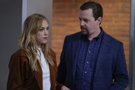 Navy CIS – Ellie Bishop (Emily Wickersham, l.); Timothy McGee (Sean Murray, r.)