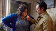 Ray & Liz – Liz (Ella Smith) und Ray (Justin Salinger) haben so viel mit sich selbst zu tun, dass kaum mehr Aufmerksamkeit für die Söhne bleibt.