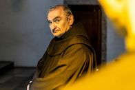 Die Chefin – Bruder Zacharias (Sigi Zimmerschied) hatte seinem toten Ordensbruder gegenüber von Anfang an Bedenken. Wie weit ist er bereit für seinen Orden zu gehen?