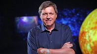 Spacetime – Weltraum-Experte Prof. Dr. Ulrich Walter erklärt, warum der Mond ein Comeback erlebt.