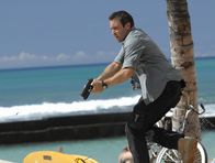 Hawaii Five-0 – Nachdem bei Steve (Alex O'Loughlin) eingebrochen worden ist und dann noch seine Schwester entführt wurde, versucht er gemeinsam mit seinem Team alles, um Mary zu befreien. Doch werden sie es rechtzeitig schaffen?; Nachdem bei Steve (Alex O'Loughlin) eingebrochen worden ist und dann noch seine Schwester entführt wurde, versucht er gemeinsam mit seinem Team alles, um Mary zu befreien. Doch werden sie es rechtzeitig schaffen?