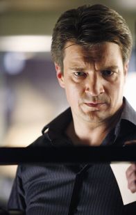 Castle – Am Morgen der Hochzeit wird die Brautjungfer tot aufgefunden und die Dinge werden sehr kompliziert, als Castle (Nathan Fillion) rausfindet, dass die Braut seine längst verflossene Liebe Kyra ist.