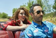 You're the Worst – (5. Staffel) - Lindsay (Kether Donohue, l.); Edgar (Desmin Borges, r.)