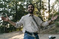 Doktor Ballouz – Der junge Ballouz (Erol Afşin) hat das Fahrradfahren erst als Erwachsener gelernt.