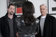 Navy CIS – Timothy McGee (Sean Murray, l.); Leroy Jethro Gibbs ( Mark Harmon, r.)