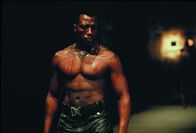 Blade – Nacht für Nacht tobt in Los Angeles ein Krieg, in dessen Mittelpunkt ein unerschrockener Kämpfer steht: Blade (Wesley Snipes)! Er will den Mord an seiner Mutter rächen.