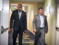 Navy CIS: L.A. – Sam Hanna (LL Cool J, l.); G. Callen (Chris O'Donnell, r.)