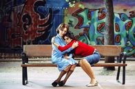 Volver - Zurückkehren – Völlig unerwartet taucht die totgeglaubte Mutter Irene (Carmen Maura, li.) von Raimunda (Penélope Cruz, re.) auf.