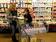 Couponing Extrem – Angelique shopping with daughter Nyomi.