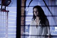 The Apparition - Dunkle Erscheinung – Wohin auch immer Kelly (Ashley Greene) zu fliehen versucht, das Grauen folgt ihr auf Schritt und Tritt. Ihre einzige Rettung besteht in einem letzten Versuch, einem lebensgefährlichen Experiment ...