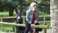 Agatha Raisin – Agatha Raisins (Ashley Jensen)