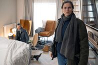 Ostfriesenhölle – Hauptkommissarin Ann Kathrin Klaasen (Picco von Groote) und ihr Kollege Rupert (Barnaby Metschurat) machen im Haus des niedersächsischen Innenministers einen erschreckenden Fund.