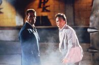 Red Heat – Die beiden Cops Ivan Danko (Arnold Schwarzenegger, l.) und Art Ridzik (James Belushi) kämpfen sich durch die Unterwelt Chicagos. Ihr Ziel: Einen Drogenbaron am Auslandsgeschäft hindern. "Read Heat", 05.12.2008, 20.15 Uhr Abdruck honorarfrei bei Sendehinweis auf Tele 5 bis 2 Tage nach Ausstrahlung. Verwendung nur mit Copyrightvermerk. Die Fotos dürfen nicht archiviert und nicht an Dritte weitergeleitet werden. - Gilt auch bei Wdh.