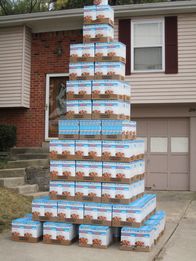 Couponing Extrem – Nathan Engles' cereal tower in driveway.