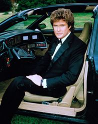Knight Rider – Marco Berio, ein ehemaliger Mitarbeiter von F.L.A.G, nutzt seine Kenntnisse von K.I.T.T. um die CPU des Trans Am außer Kraft zu setzen und ihn gegen seinen Besitzer Michael Knight zu wenden.