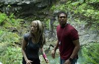 Wrong Turn 2 - Dead End – Nina (Erica Leehrsen, l.); Jake (Texas Battle, r.)