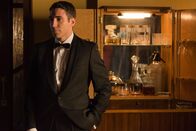 Velvet – Alberto (Miguel Ángel Silvestre) will ein neues Leben beginnen.
