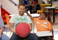 Vorbilder?! – Wheeler (Seann William Scott, l.) muss sich um den vorlauten zehnjährigen Ronnie (Bobb'e J. Thompson, r.) kümmern, kein leichtes Unterfangen ...