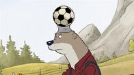 Unser Sandmännchen – Der Ball fliegt auf den Hut von Bauer Hackenpiep.