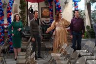 Will & Grace – v.l.n.r.) Karen Walker (Megan Mullally); Will Truman (Eric McCormack); Grace Adler (Debra Messing); Jack McFarland (Sean Hayes)