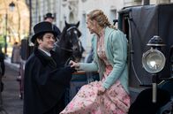 Der Basar des Schicksals – Jean Rivière (Aurélien Wiik, l.) und Alice de Jeansin (Camille Lou).