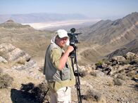 Expeditionen: Extrem! – Regisseur Udo Maurer in der Gluthitze des amerikanischen Death Valley.