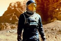Red Planet – Ingenieur Robby Gallagher (Val Kilmer) ist einer der Männer auf dem gefährlichen Trip durch die atemberaubende Marslandschaft.