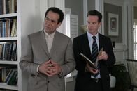 Monk – Hat Monk (Tony Shalhoub, l.) tatsächlich vor 14 Jahren einen unschuldigen Mann hinter Gitter gebracht? Zusammen mit Lt. Randall Disher (Jason Gray-Stanford, r.) geht er der Sache auf den Grund ...