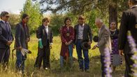 Yellowstone – L-R: Thomas Rainwater (Gil Birmingham), Mo Brings Plenty (Mo Brings Plenty), Tate Dutton (Brecken Merrill), Monica Dutton (Kelsey Asbille) und Kayce Dutton (Luke Grimes)