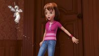 Peter Pan - Neue Abenteuer – Wendy reagiert erschrocken, als sie die weiße Tinker Bell sieht, die sich als Luftfee entpuppt.