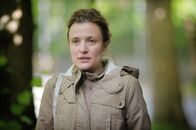 From Darkness – Lucy Maxley (Lyndsey Marshal) wurde in der Vergangenheit Opfer eines grausamen Verbrechens. Sie hat kein großes Vertrauen mehr in die Polizei, von der sie sich schon damals allein gelassen fühlte. Sucht sie nun Gerechtigkeit oder blinde Rache?