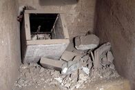 Tatort Pyramide - Grabräubern auf der Spur – In der kargen Wüste Nord-Ägyptens entdeckte ein Forschungsteam eine Pyramide mit einer versiegelten Grabkammer. Wenn Archäologen sie öffnen, kommt ein antiker Tatort zum Vorschein. Die Verwendung des sendungsbezogenen Materials ist nur mit dem Hinweis und Verlinkung auf TVNOW gestattet.