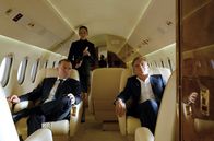 Das Netz - Prometheus – Der Präsident der WFA Jean Leco (Raymond Thiry, li.) und der Investor Casutt (Marek Włodarczyk, r.) auf dem Weg in die Sportklinik