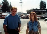 Diagnose: Mord – Steve (Barry Van Dyke, l.) ermahnt die junge Undercover-Agentin (Tracey Gold, r.), nicht dauernd eigenmächtige gefährliche Einsätze zu unternehmen.