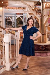Call Me Kat – Kat (Mayim Bialik)